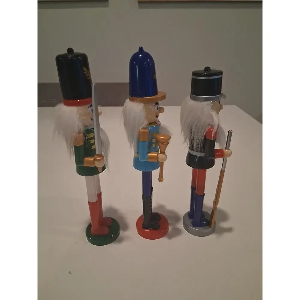 Christmas House Plastic Nutcracker Soldiers 9